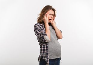 Опасна ли икота у беременных женщин?