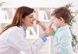 Панариций у ребенка: причины, симптомы, лечение