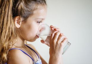Почему ребенок много пьет воды