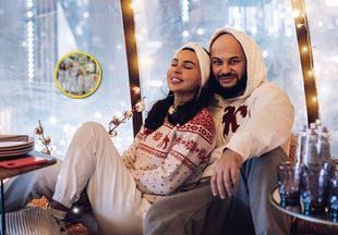 Шестеро в пижамах: Оксана Самойлова и Джиган с детьми сделали веселый новогодний портрет