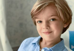 Очаровательный блондин с голубыми глазами: сыну принцессы Мадлен исполняется 5 лет