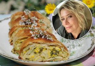 Время пробовать что-то новое: Юлия Высоцкая поделилась фирменным рецептом хрустящего капустного штруделя