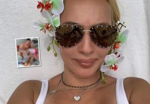 Романтика: Лера Кудрявцева поделилась нежными фото с мужем и дочкой с отдыха в Майами