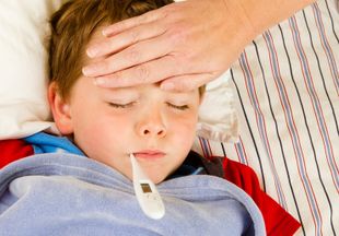 Температура при аллергии у ребенка: причины и терапия