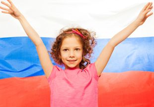 Детский лагерь: изучаем цвета российского флага
