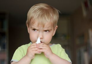 Полипы в носу у детей: симптомы и лечение