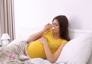 Чихание при беременности: причины и опасность для малыша