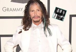 Папины дочки: солист Aerosmith показал уникальные снимки с тремя беременными наследницами