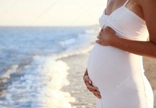 Можно ли беременным купаться в море: когда лучше отправляться на отдых, особенности поездки