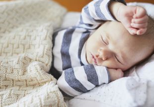 Инструкция: как приучить ребенка засыпать самостоятельно