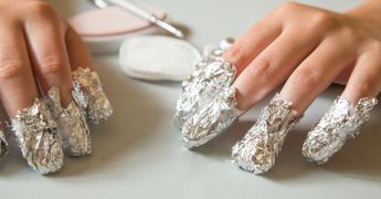 Как снять шеллак в домашних условиях и не навредить ногтям