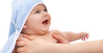 Как правильно подмывать мальчика в роддоме