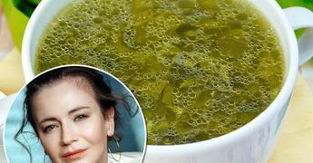 Весеннее меню: Ксения Лаврова-Глинка поделилась любимым рецептом зеленых щей с крапивой