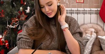 Family look в синем: Анастасия Костенко показала новый семейный портрет