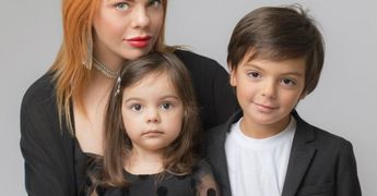 «Чувствует себя на сцене как рыба в воде»: 9-летний сын Анастасии Стоцкой стал актером мюзикла