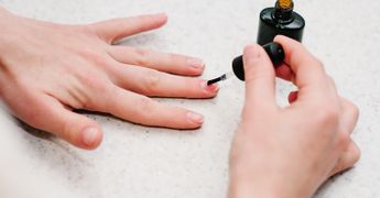 Как нарастить ногти правильно: пошаговая инструкция