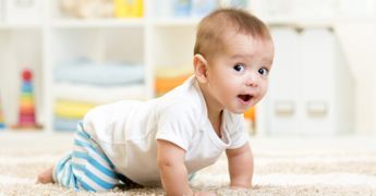 Почему развивается яктация у детей?