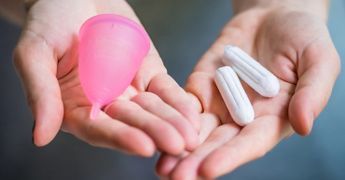 Для чего нужна менструальная чаша и как ей пользоваться