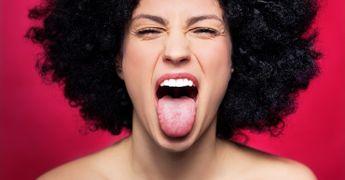 Почему появляются трещины на языке и как их лечить