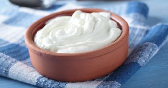 Рецепты масок из сметаны для сухих волос