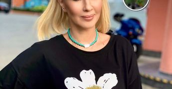 Два зеленых леопарда: Лера Кудрявцева с дочкой удивили необычными нарядами для прогулок
