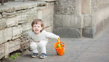 Боль в животе слева внизу у ребенка