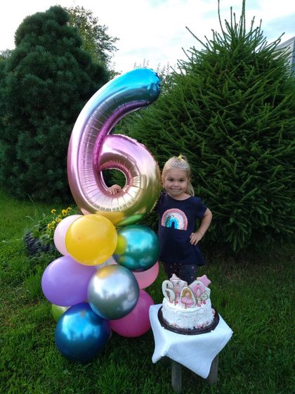 Евочке 6 лет.