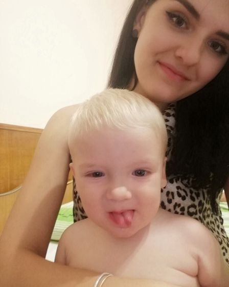 Немного нас)