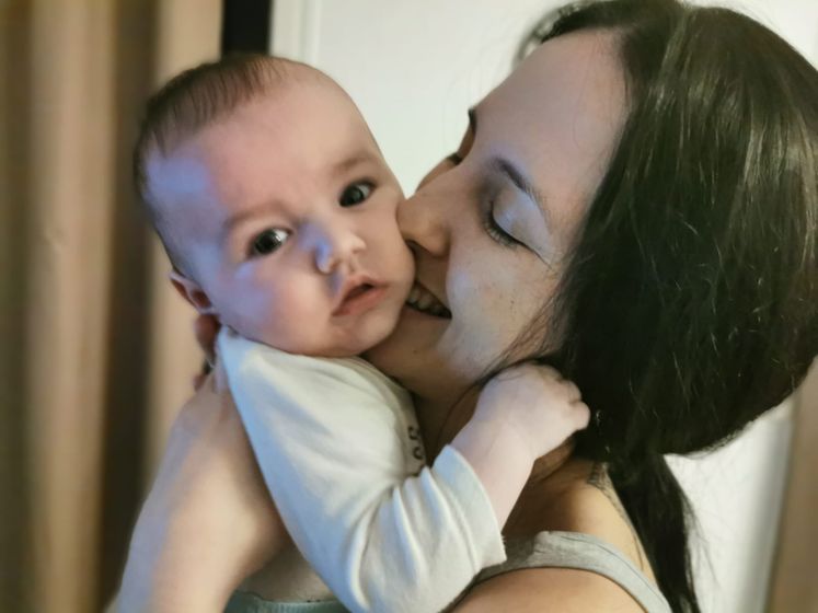 4 месяца с погодками