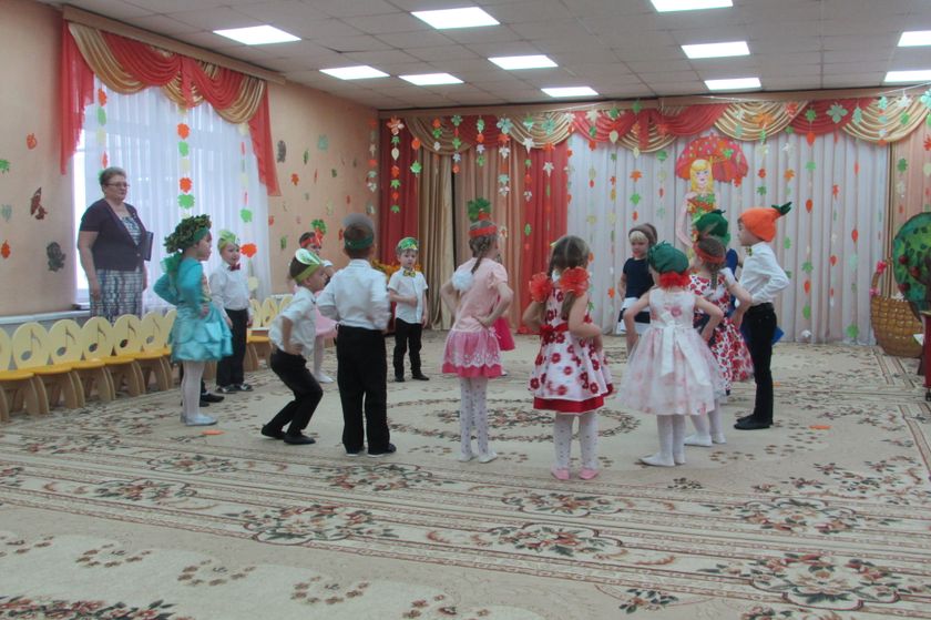 Осенний праздник в детском саду у Вероники
