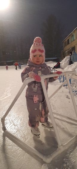 Пропала на год )