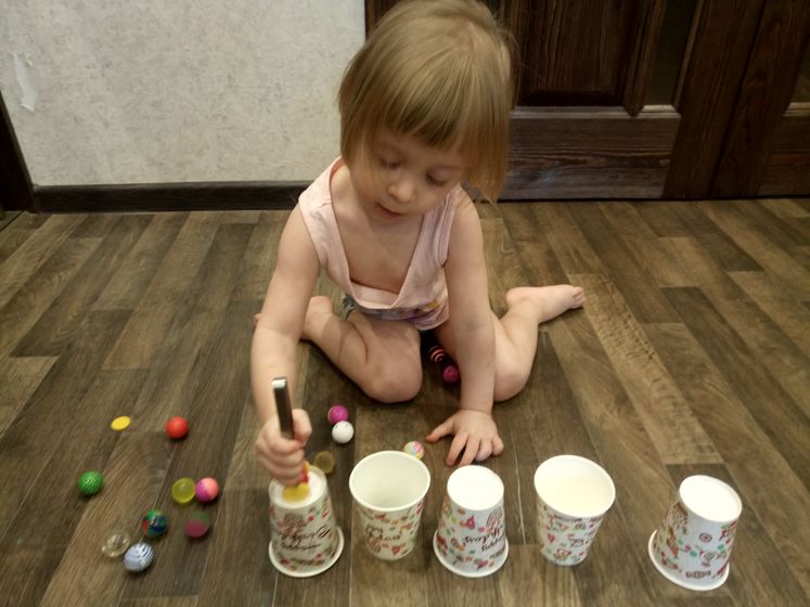 Игра на изучение предлогов НА, ПОД, В (с 2,5)