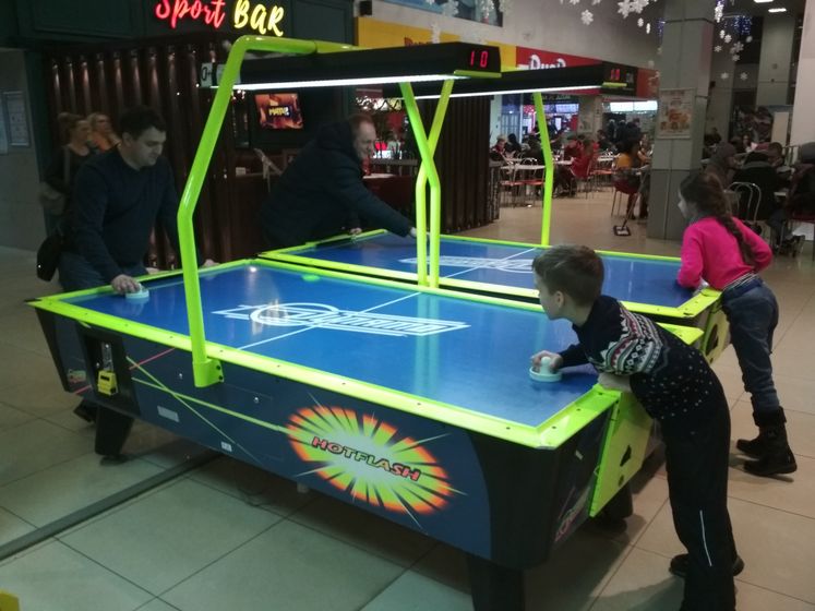 Новогодние праздники и подарки, 2020.