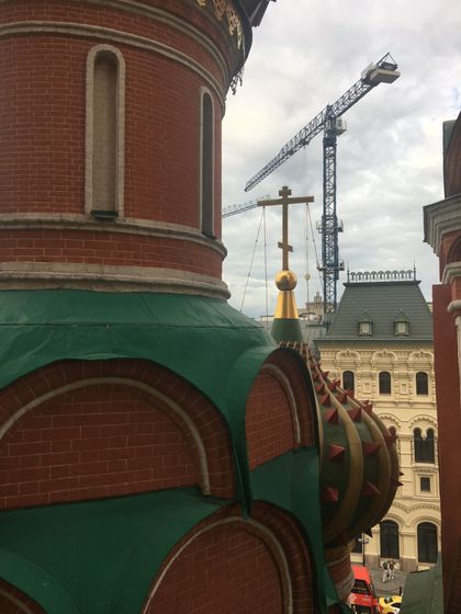 Побывать в Москве и