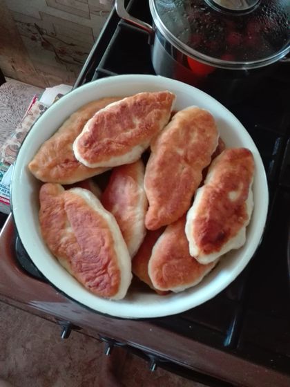 сын готовил пирожки ??