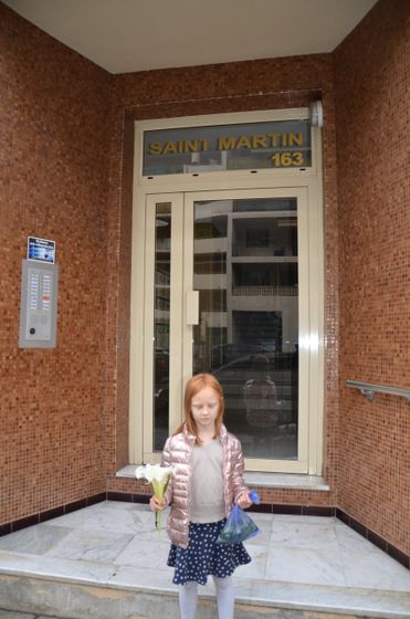 Мы купили квартиру и переехали. Всё в Ницце.
