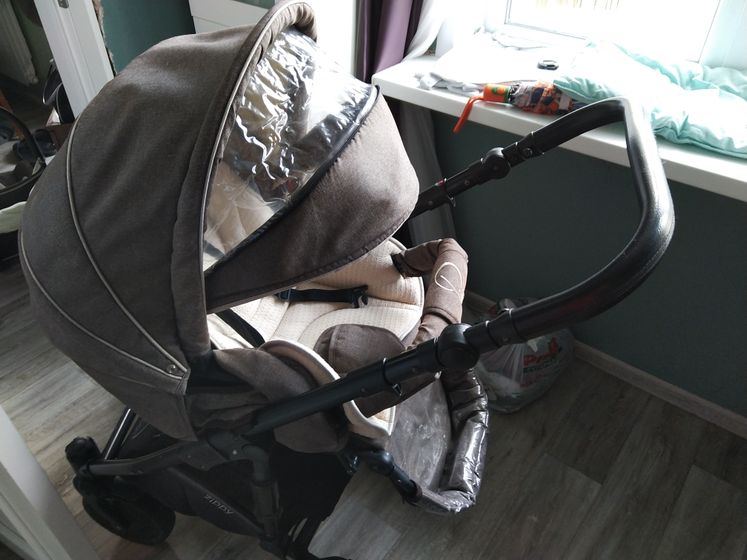 Коляска Tutis Zippy Pia 3 в 1