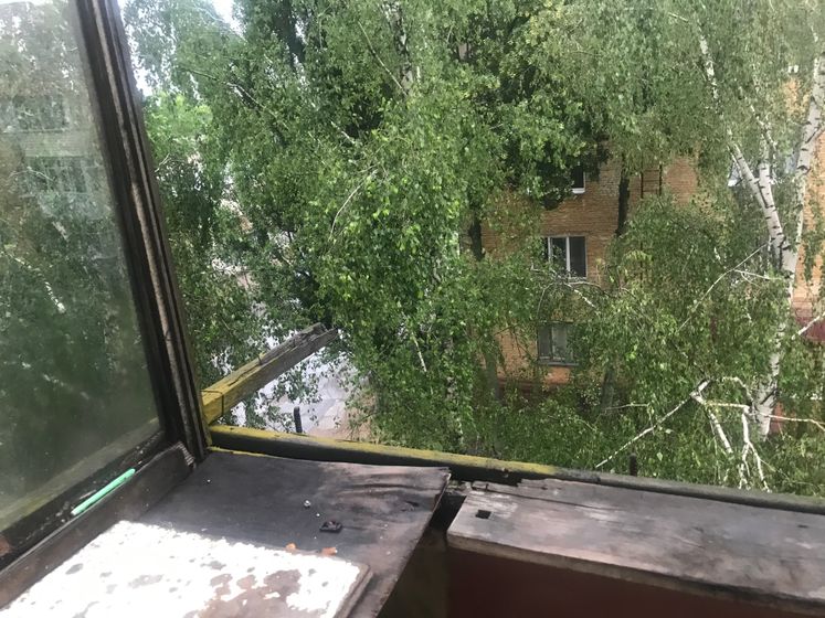 Балкон, 1 часть