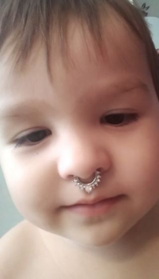 Все, проколола Дину септум.