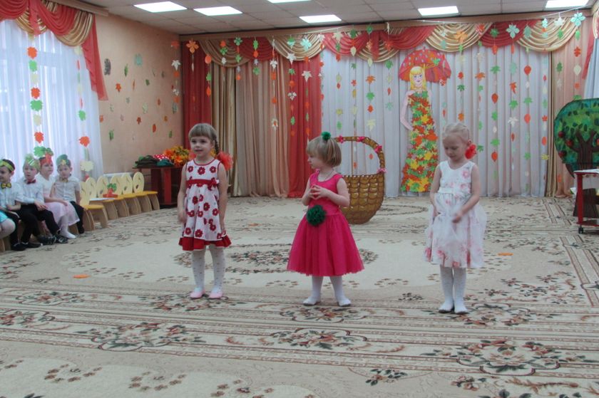 Осенний праздник в детском саду у Вероники