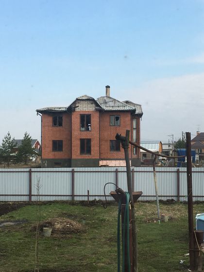 Соседи.