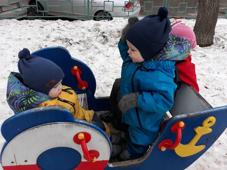 Двойня проспали всю ночь)))