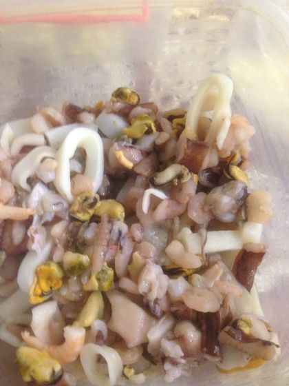 Напекла пиццы с морепродуктами