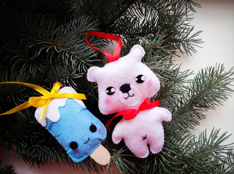 Новогодние игрушки.