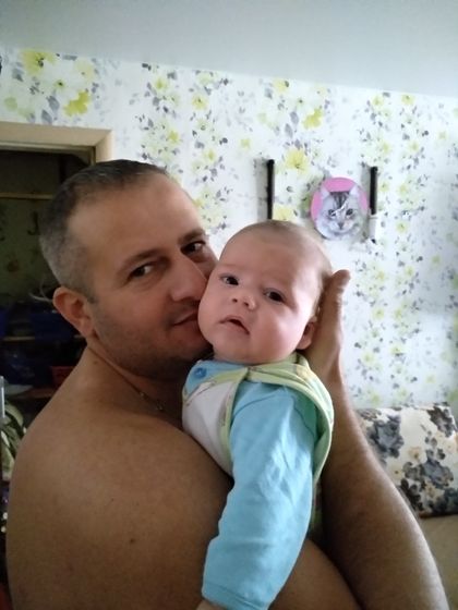 похож?