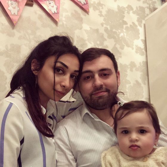 Первый зубик ?и 11 месяцев малышке)?