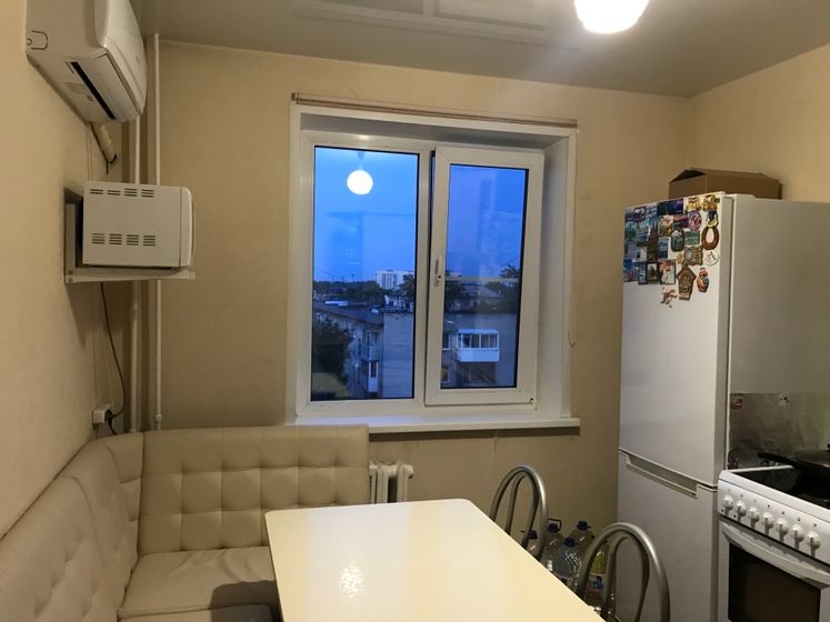 Какие шторы повесить на кухню