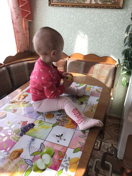 Как отучить ребёнка лазить