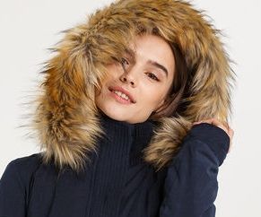 Страный воротник у куртки. Или так и должно быть?