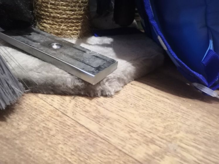 Выходила из подъезда упала